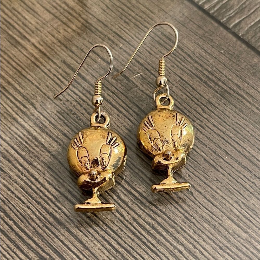 Vintage 1992 Warner Bros Gold-tone Tweety Bird Earrings Dangle Fish Hook Earring